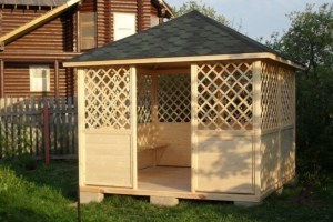 КВАДРАТНЫЕ БЕСЕДКИ